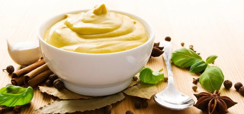 Освітлення шкіри обличчя натуральними продуктами