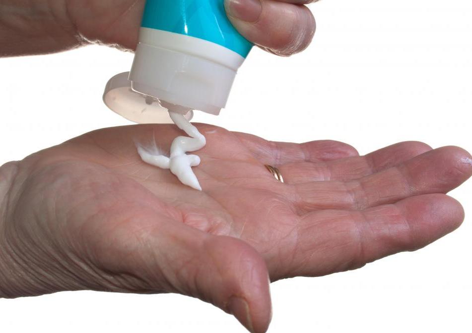 Перевірені і прості способи захистити шкіру рук від вітру