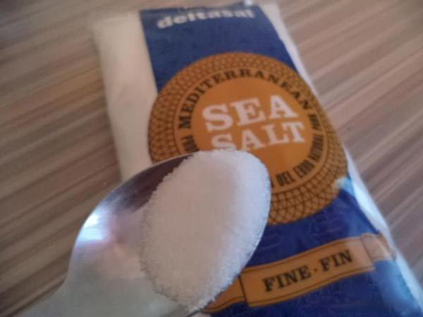 Прості та ефективні рецепти для особи з морською сіллю